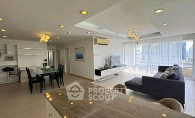For rent 3 bedrooms condo in Huai Khwang, Bangkok