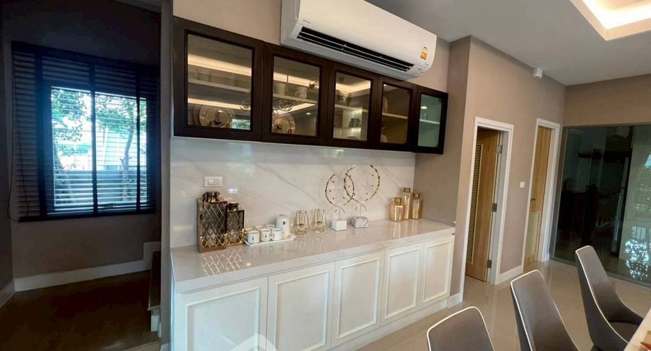 Haus zur Miete mit 4 Zimmer in Lat Krabang, Bangkok