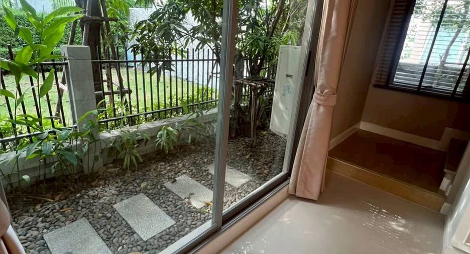 Haus zur Miete mit 4 Zimmer in Lat Krabang, Bangkok