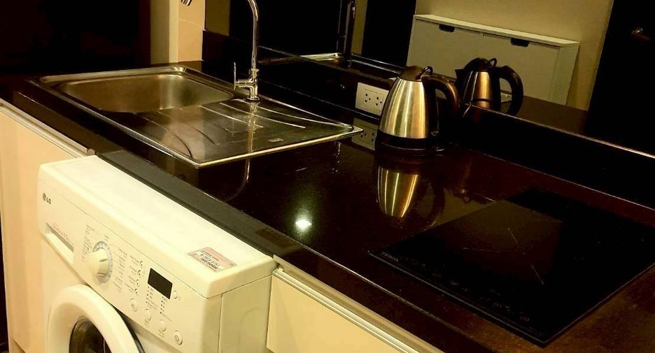 For rent 1 bed condo in Khlong Toei, Bangkok