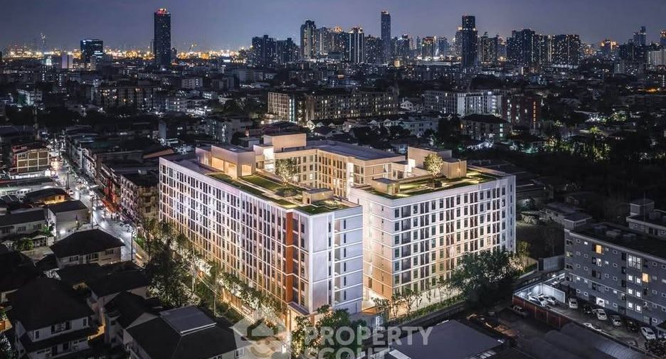 For sale 2 bedrooms condo in Phra Khanong, Bangkok