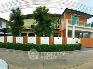Haus zum Kauf mit 4 Zimmer in Bang Lamung, Chonburi