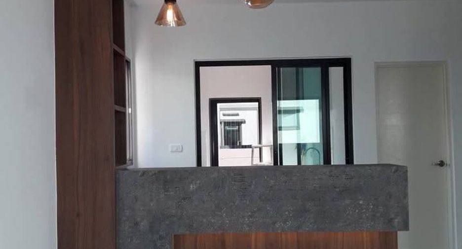 For sale 4 bedrooms house in Lat Krabang, Bangkok