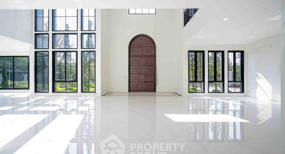 À vendre 5 chambres maison à Bang Khen, Bangkok