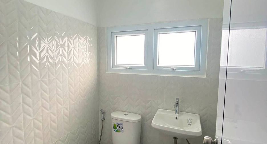 Haus zum Kauf mit 5 Zimmer in Bang Lamung, Chonburi