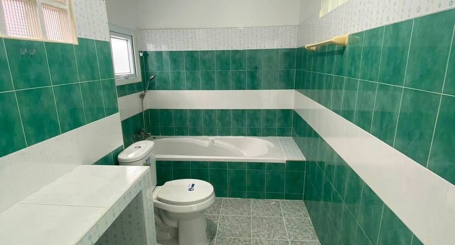 Haus zum Kauf mit 5 Zimmer in Bang Lamung, Chonburi