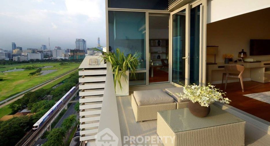 For sale 2 bedrooms condo in Pathum Wan, Bangkok
