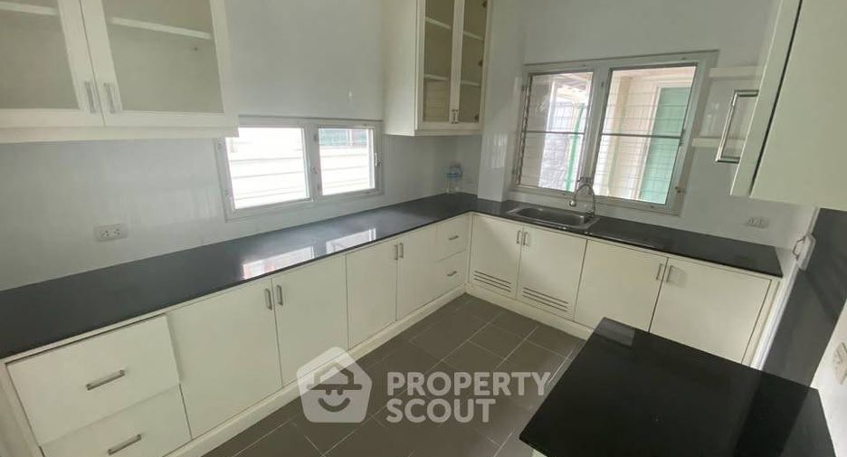 Haus zum Kauf mit 7 Zimmer in Mueang Chon Buri, Chonburi