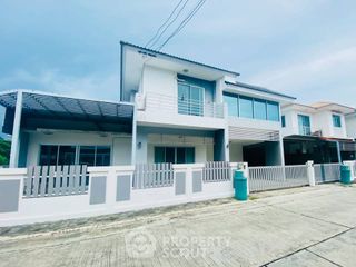 Haus zum Kauf mit 7 Zimmer in Mueang Chon Buri, Chonburi