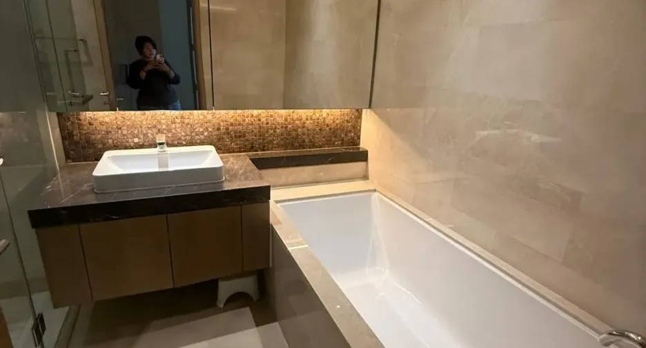 For rent 2 bedrooms condo in Pathum Wan, Bangkok