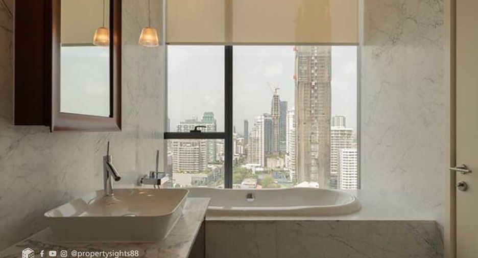 For rent 2 ベッドルーム condo in Watthana, Bangkok
