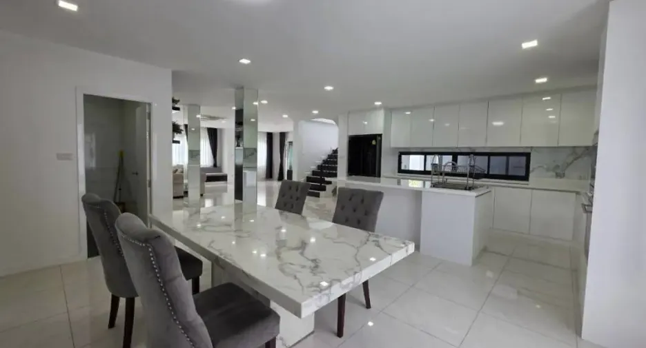 For rent 3 bedrooms house in Bang Lamung, Chonburi