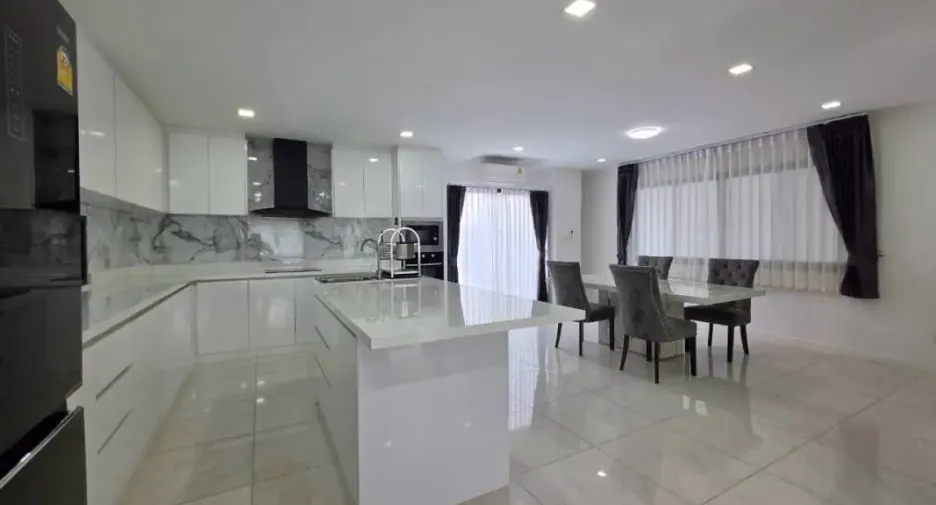 For rent 3 bedrooms house in Bang Lamung, Chonburi
