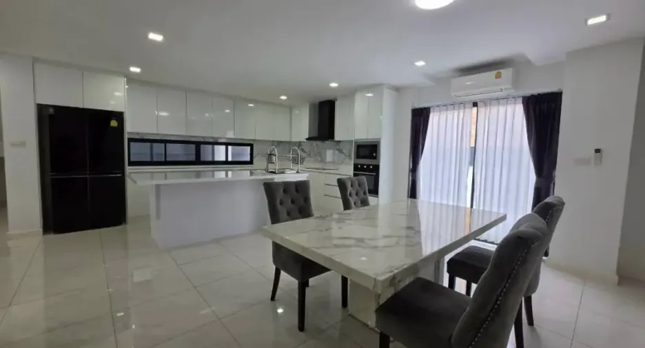 For rent 3 bedrooms house in Bang Lamung, Chonburi