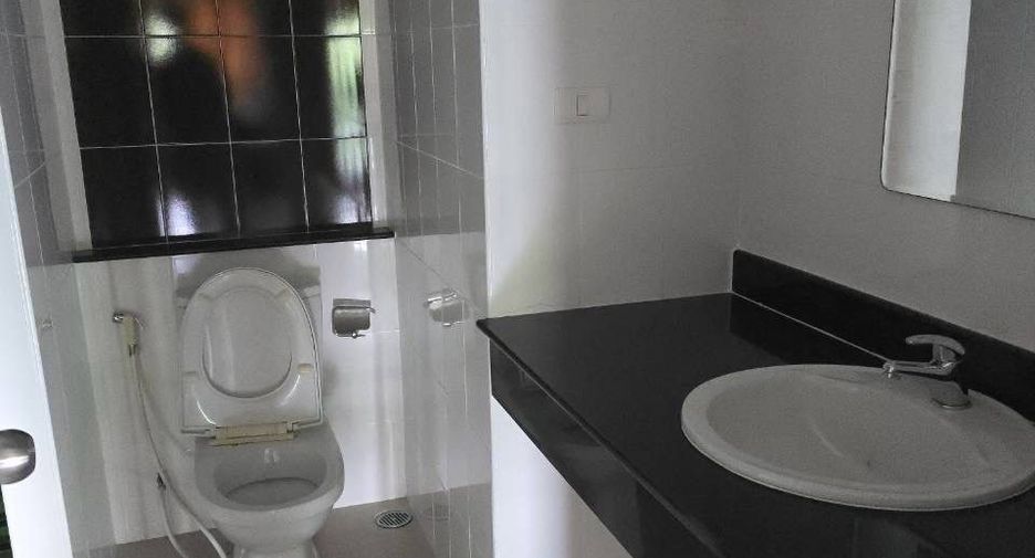 For sale 2 ベッドルーム condo in Mueang Chiang Mai, Chiang Mai