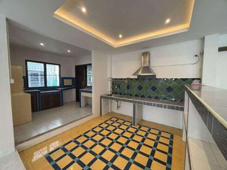 Casa en alquiler de 5 habitaciones en Hang Dong, Chiang Mai