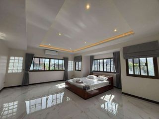 Casa en alquiler de 5 habitaciones en Hang Dong, Chiang Mai