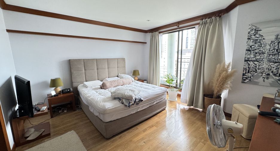 For rent 4 bedrooms apartment in Khlong Toei, Bangkok