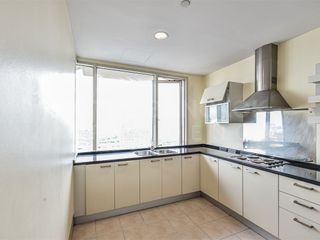 For rent 5 bedrooms condo in Watthana, Bangkok