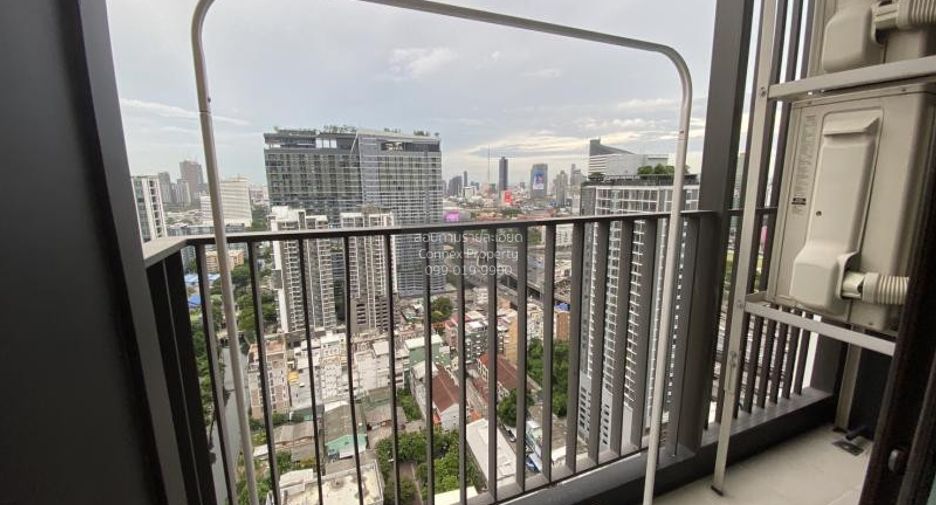 À louer 2 chambres condo à Huai Khwang, Bangkok