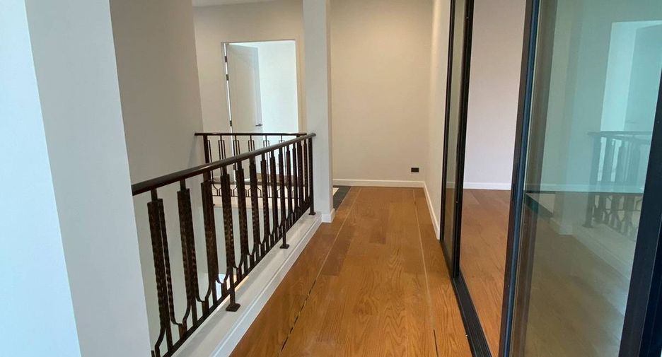 Haus zum Kauf mit 6 Zimmer in Saphan Sung, Bangkok
