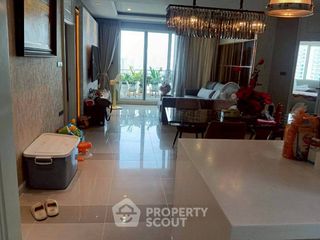 For sale 3 bedrooms condo in Huai Khwang, Bangkok