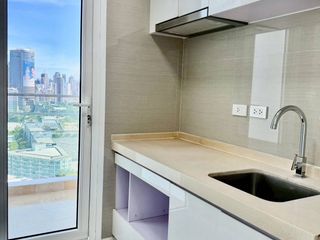 Продажа 2 спальни кондо в Хуаи Кхщанг, Бангкок
