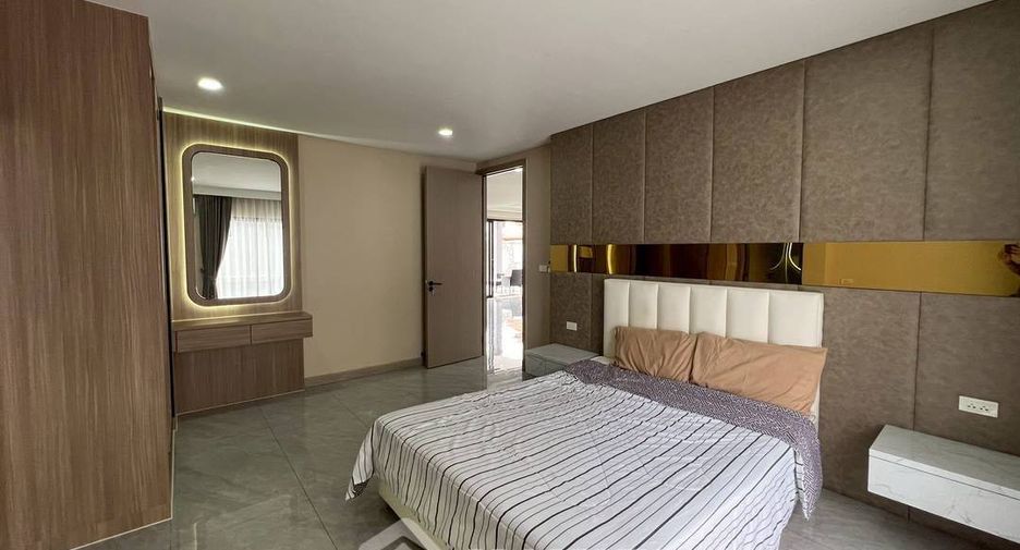 For sale 5 bedrooms house in Bang Lamung, Chonburi