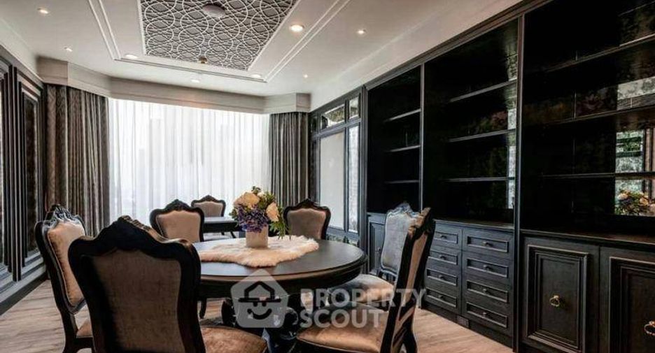 For sale 3 bedrooms condo in Pathum Wan, Bangkok