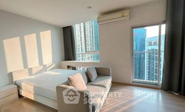 À louer 2 chambres condo à Huai Khwang, Bangkok