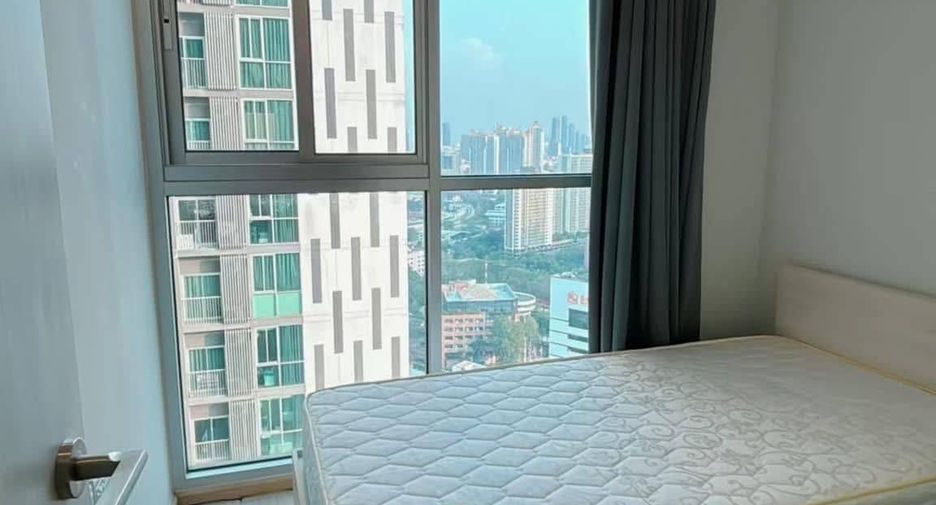 À louer 2 chambres condo à Huai Khwang, Bangkok