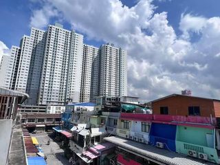 Casa adosada en alquiler de 5 habitaciones en Bang Lamung, Chonburi