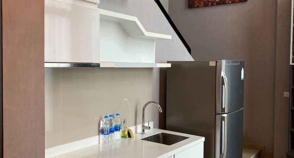 Condo en alquiler de 2 habitaciones en Pathum Wan, Bangkok