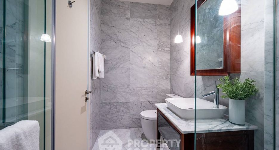 For rent 2 bedrooms condo in Watthana, Bangkok