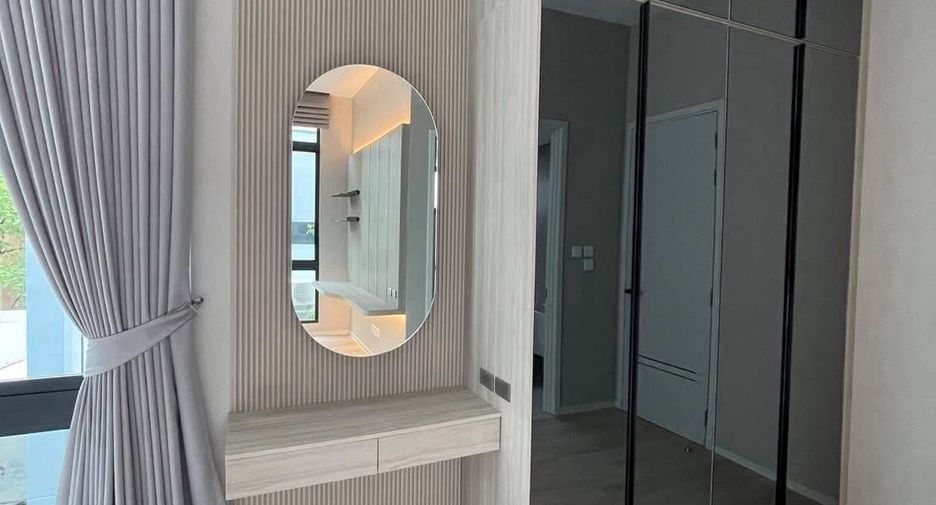 Haus zur Miete mit 4 Zimmer in Saphan Sung, Bangkok