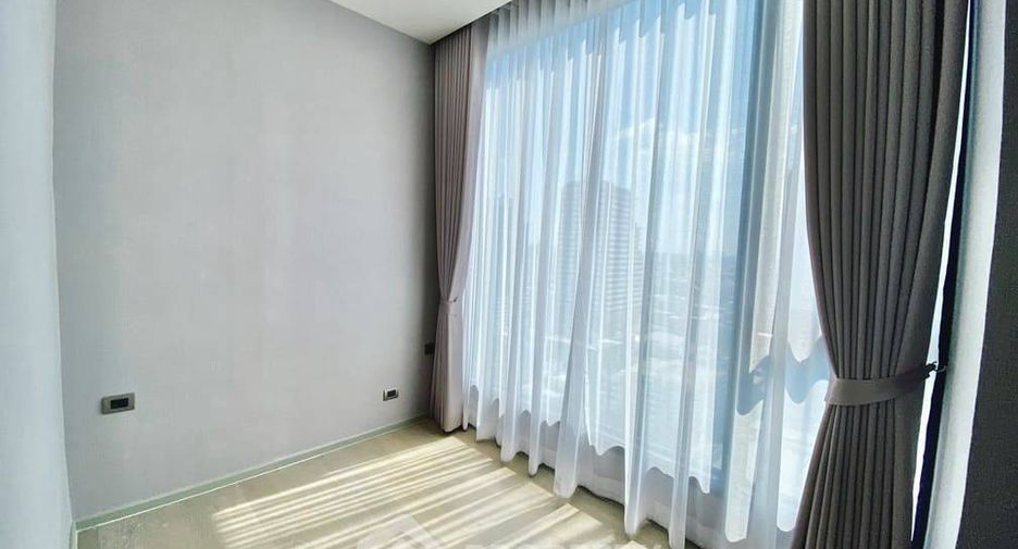 Condo en alquiler de 3 habitaciones en Khlong Toei, Bangkok