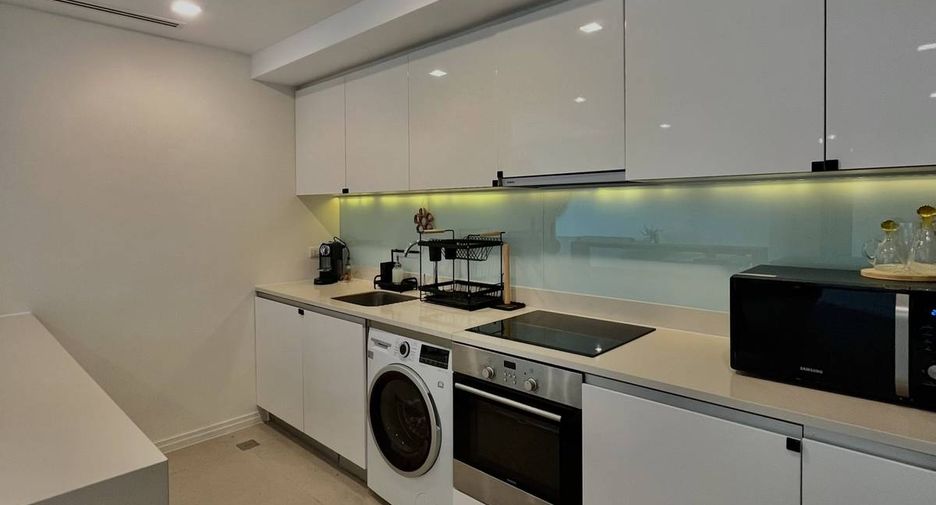 For rent 3 bedrooms condo in Sathon, Bangkok