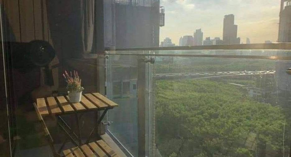 Condo en alquiler de 1 habitaciones en Huai Khwang, Bangkok