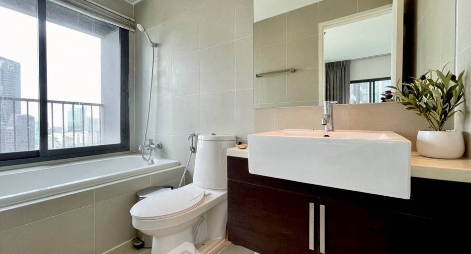 Condo en alquiler de 1 habitaciones en Khlong Toei, Bangkok
