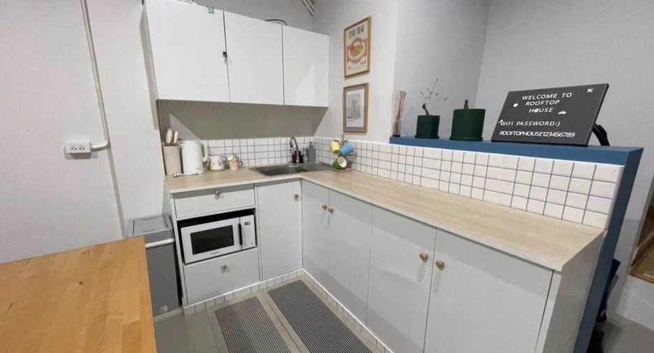 For rent 2 bedrooms townhouse in Watthana, Bangkok