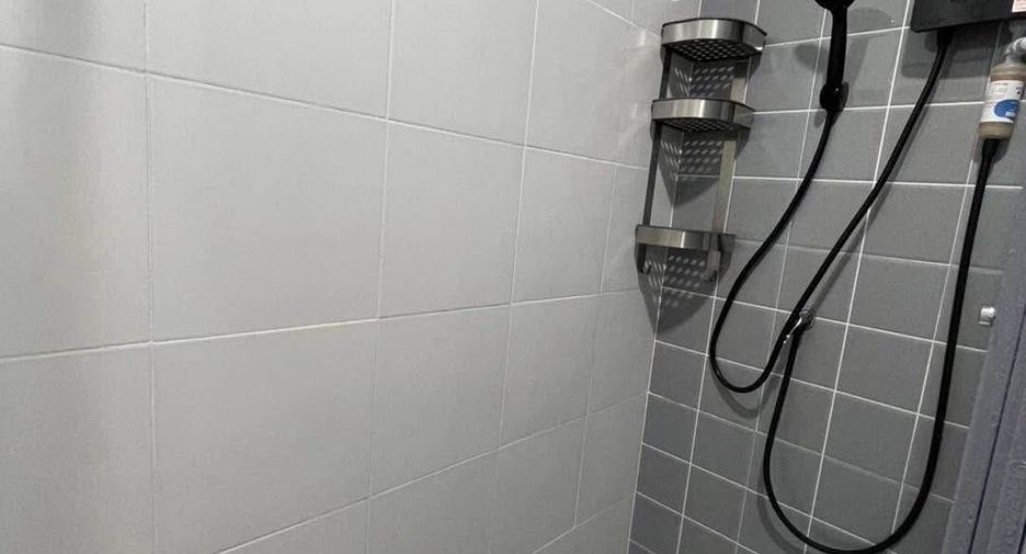 For rent 2 bedrooms townhouse in Watthana, Bangkok