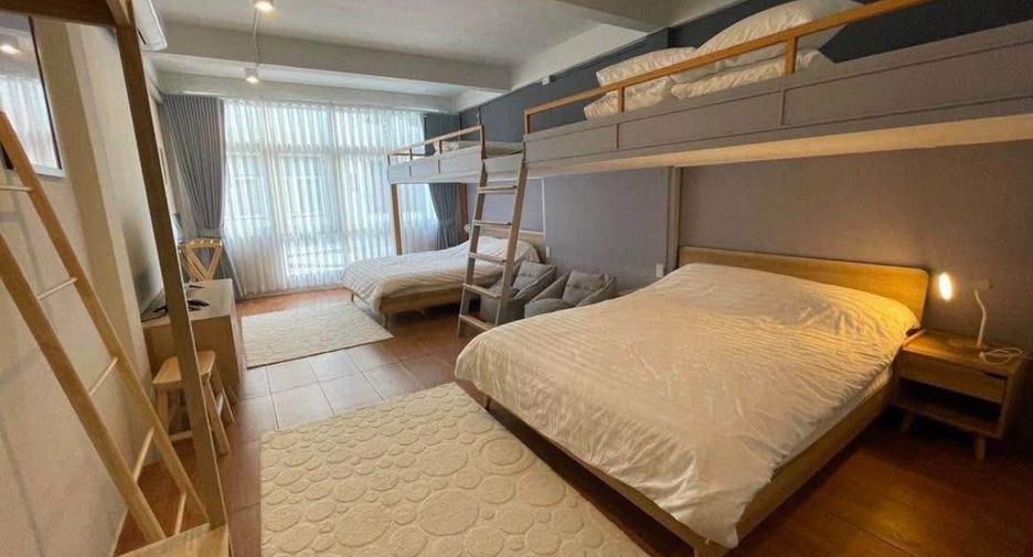 For rent 2 bedrooms townhouse in Watthana, Bangkok