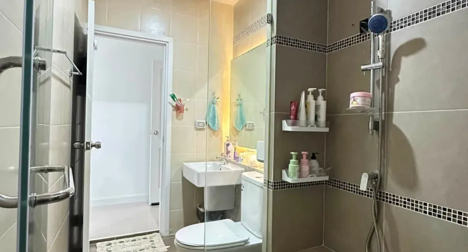 Haus zum Kauf mit 3 Zimmer in Bang Lamung, Chonburi