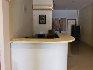 Gewerbefläche zum Kauf mit 4 Zimmer in Bang Lamung, Chonburi