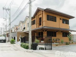 Casa adosada en alquiler de 3 habitaciones en Khlong Luang, Pathum Thani