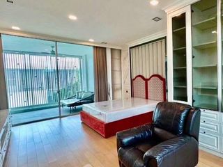 Haus zur Miete und zum Kauf mit 4 Zimmer in Bueng Kum, Bangkok