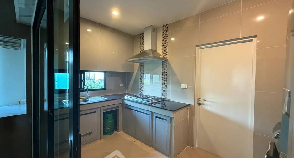 For rent 4 bedrooms house in Prawet, Bangkok