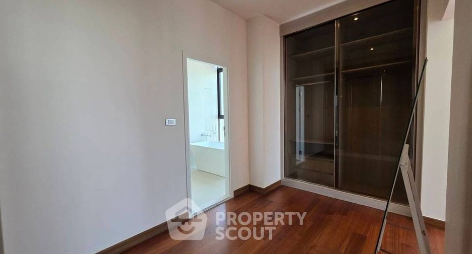 For rent 3 bedrooms condo in Bang Kho Laem, Bangkok