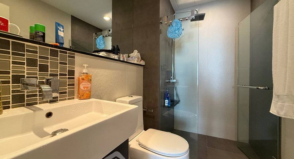 For sale 1 bed condo in Khlong San, Bangkok
