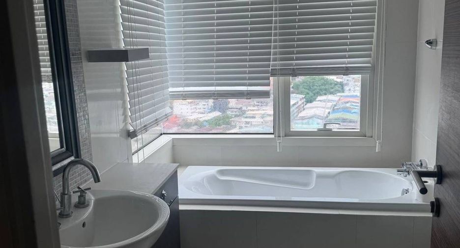 À vendre 3 chambres condo à Bang Kho Laem, Bangkok